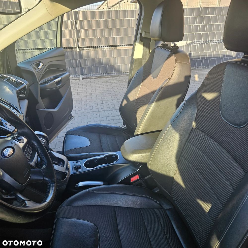 Ford Kuga 2.0 TDCi 4WD Titanium - 24
