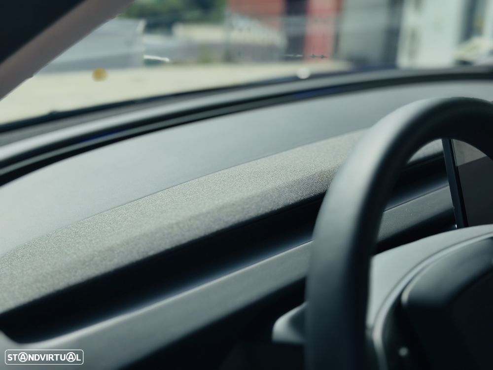 Tesla Model 3 Tração Traseira — fotografia 18
