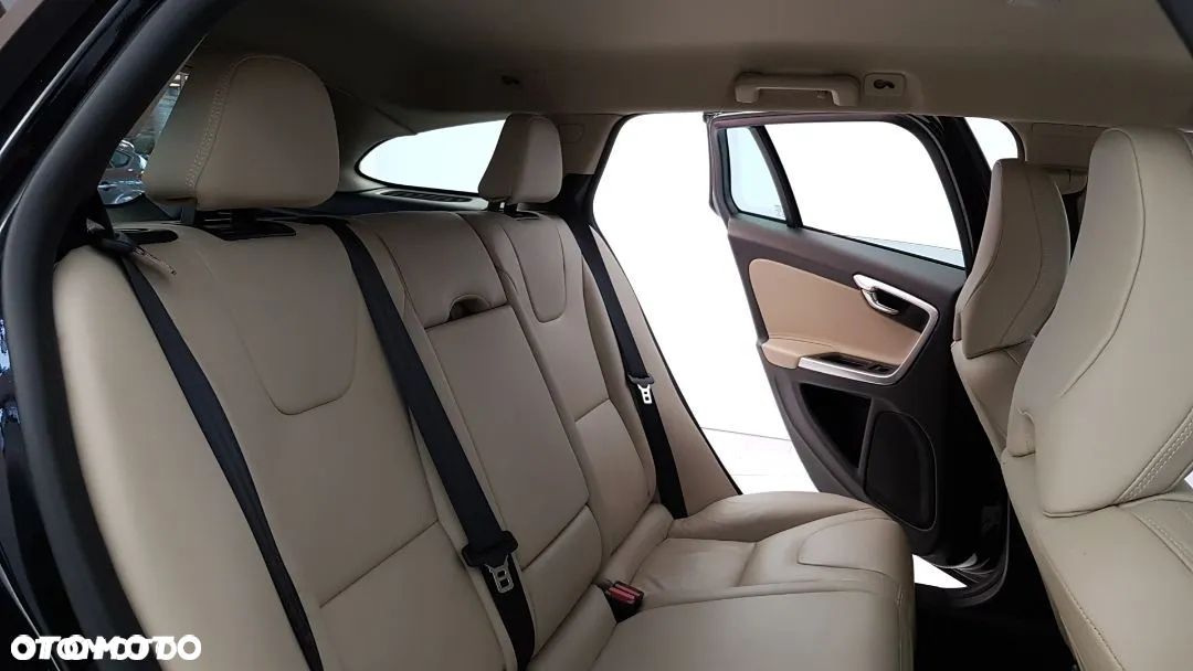 Volvo V60 T3 Summum - 19