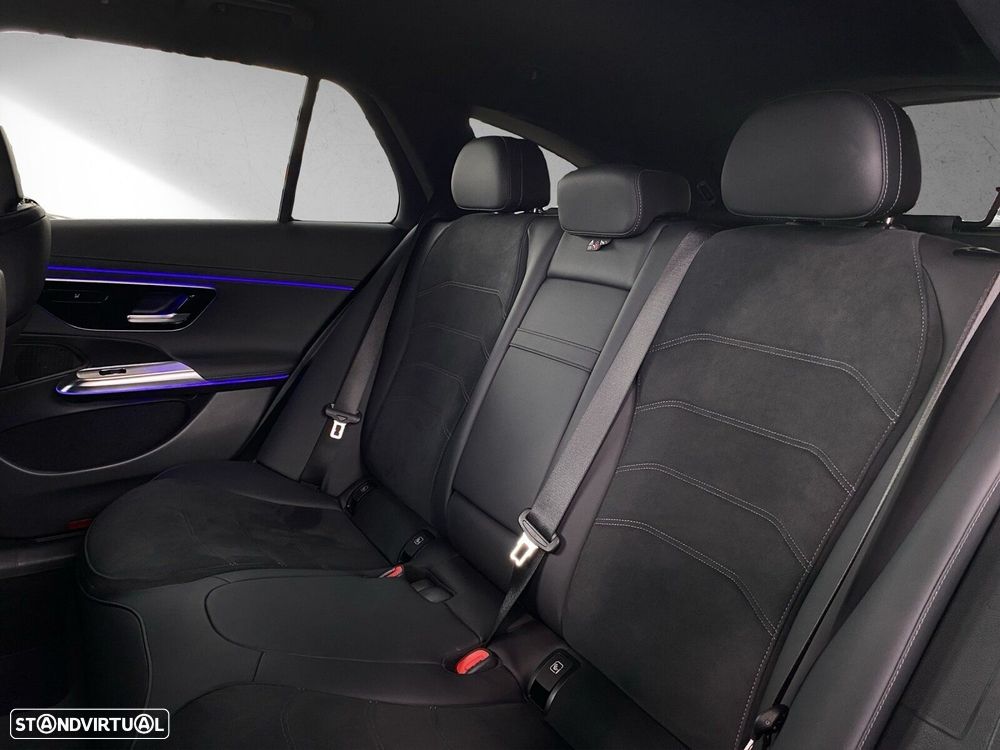 Mercedes-Benz E 300 de - 12