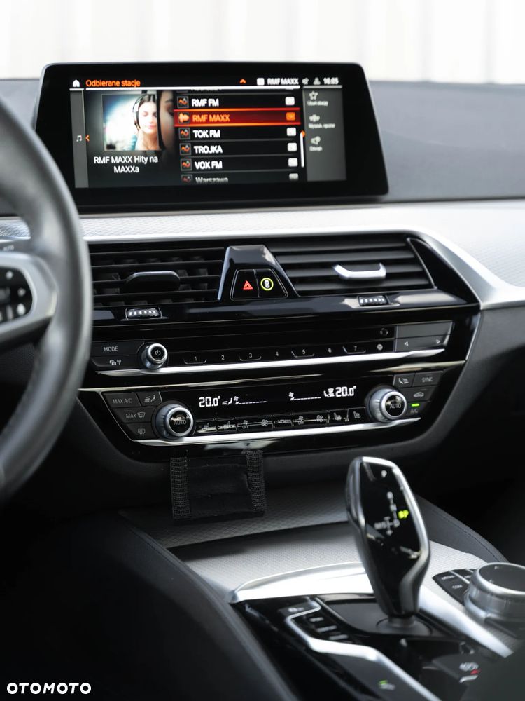 BMW Seria 5 530i xDrive M Sport sport - 28