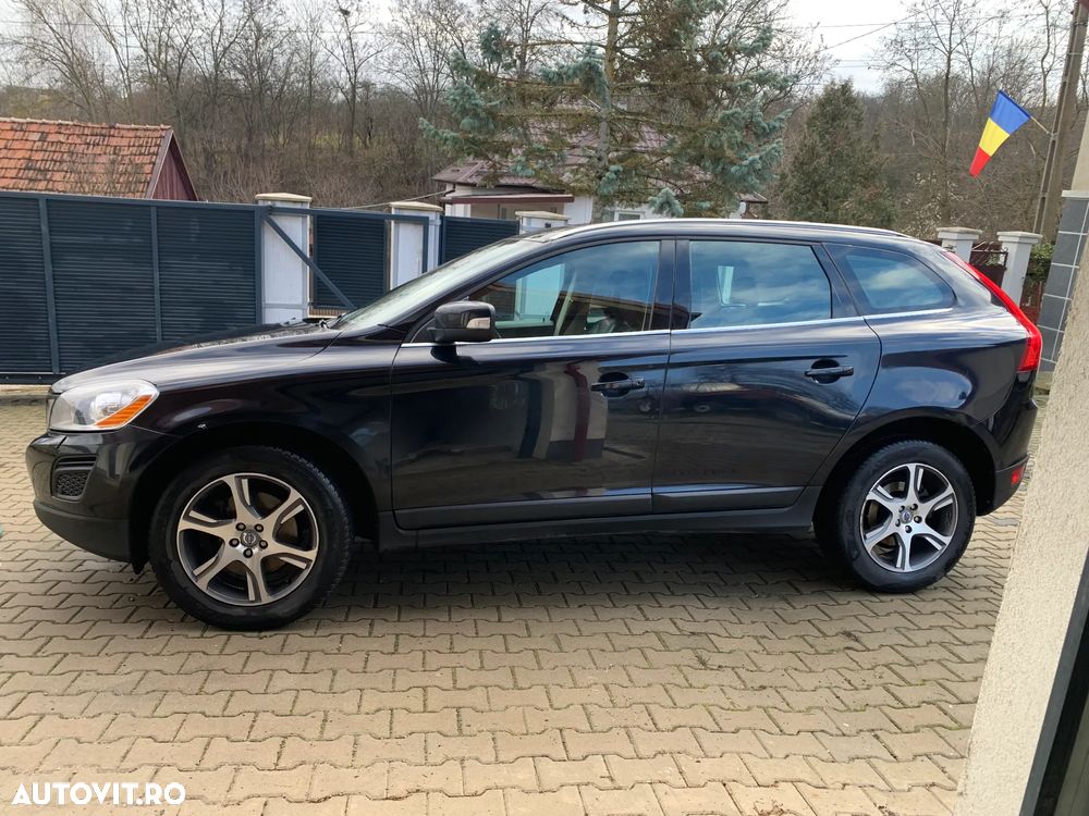Volvo XC 60 D4 AWD Geartronic Momentum - 4