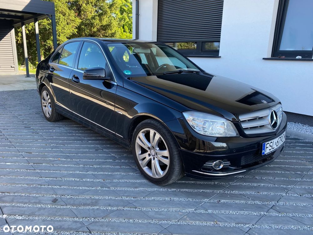 Mercedes-Benz Klasa C 180 CGI BlueEFFICIENCY Avantgarde - 1