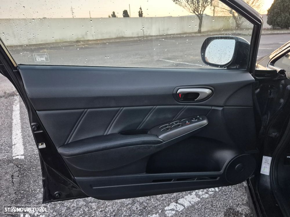 Honda Civic 1.8 ES - 15