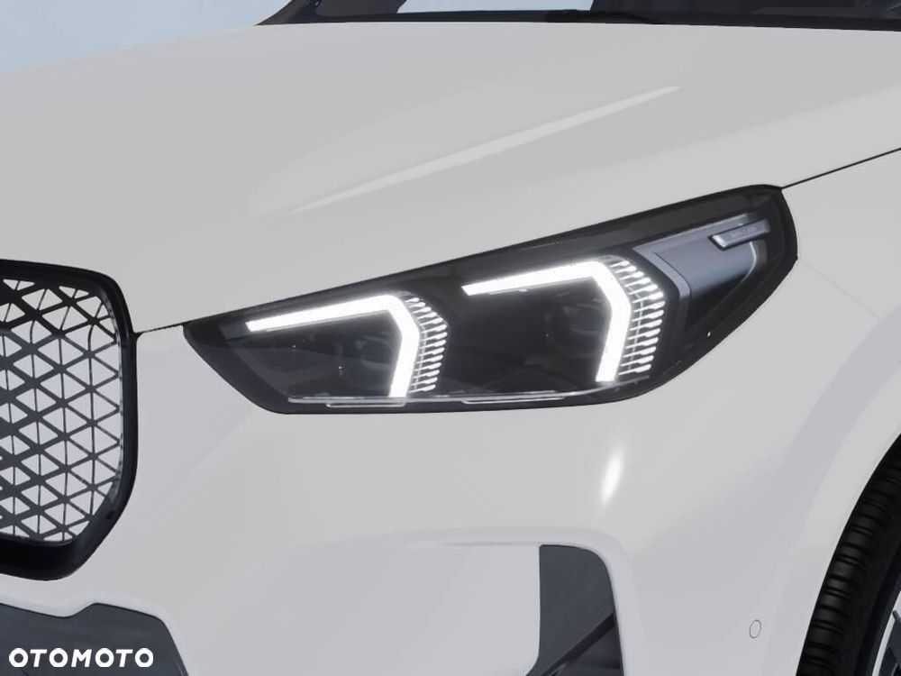 BMW iX1 xDrive30 66.5kWh M Sport Edition - 10