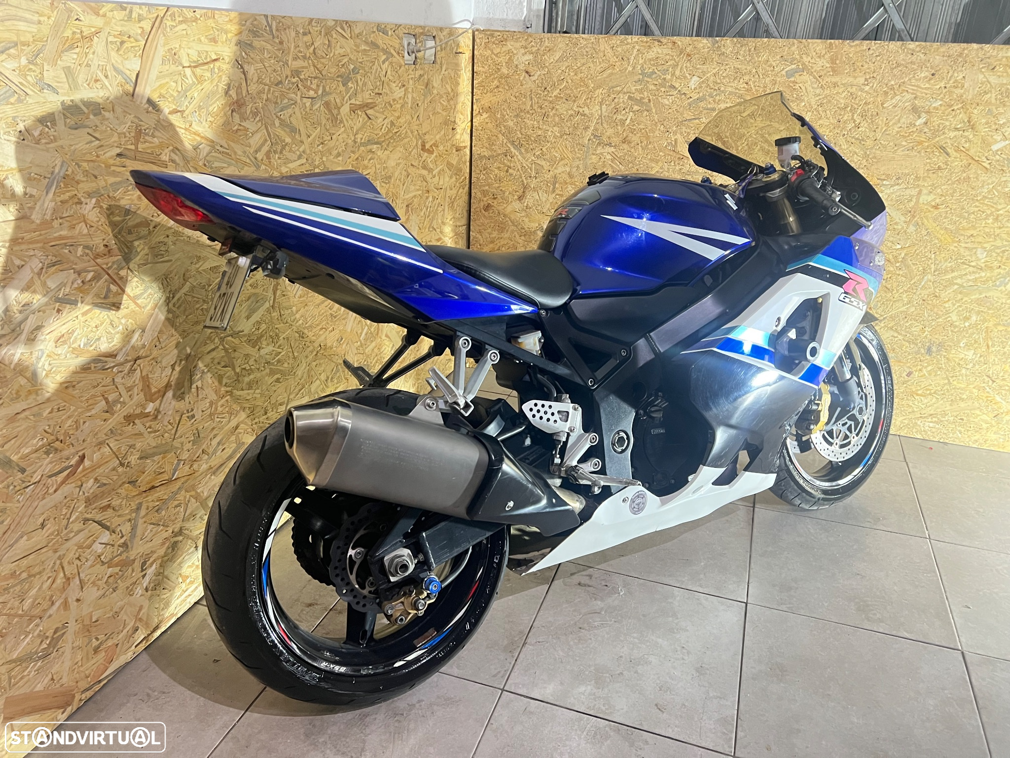 Suzuki GSX-R - 6