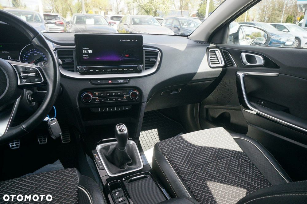 Kia Ceed 1.5 T-GDI Business Line - 16