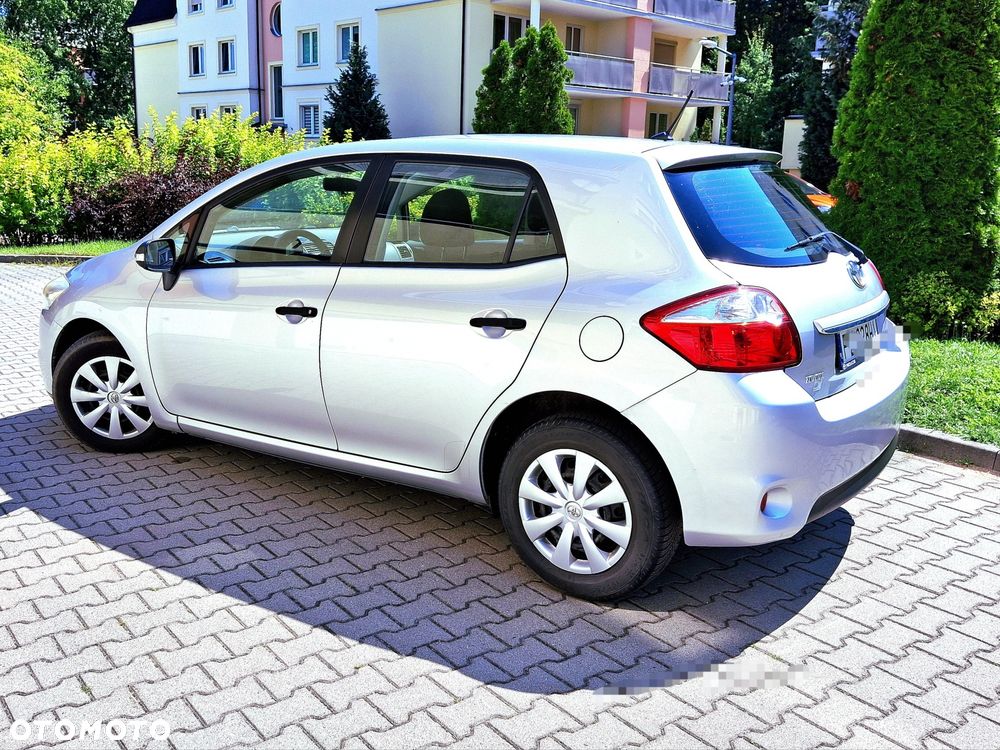 Toyota Auris - 2