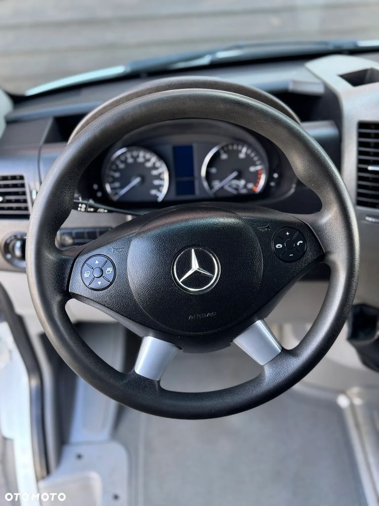 Mercedes-Benz SPRINTER - 25