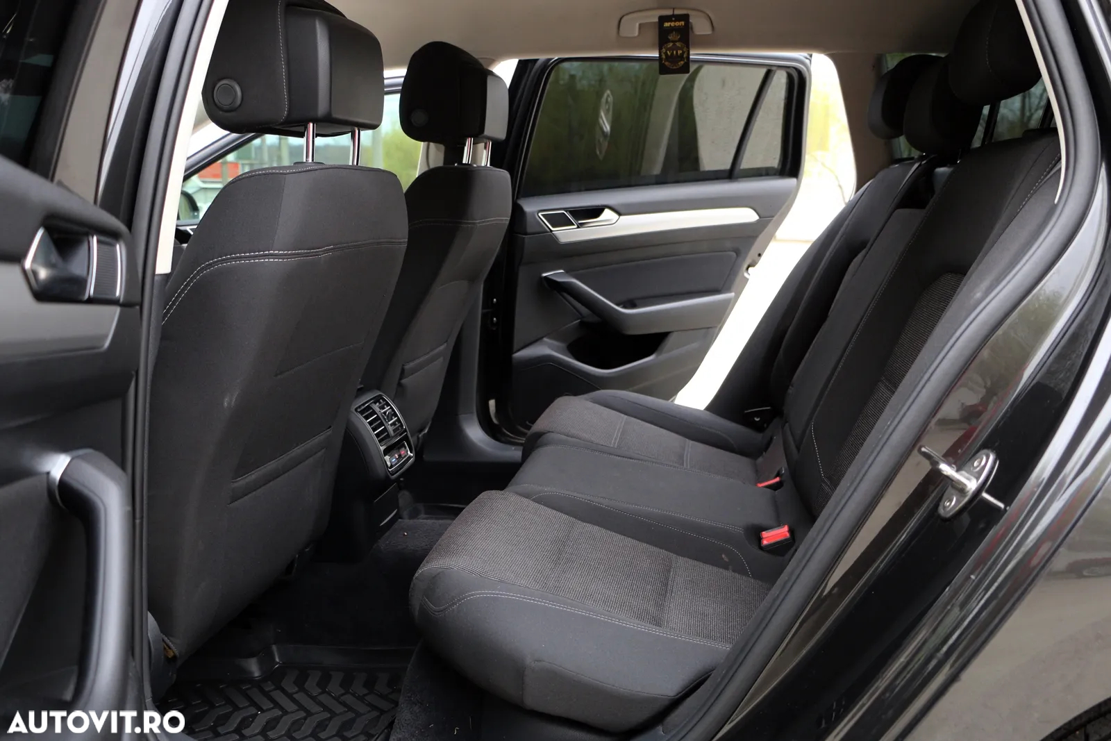 Volkswagen Passat Variant 2.0 TDI DSG Comfortline - 10