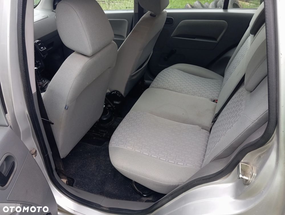 Ford Fusion - 13