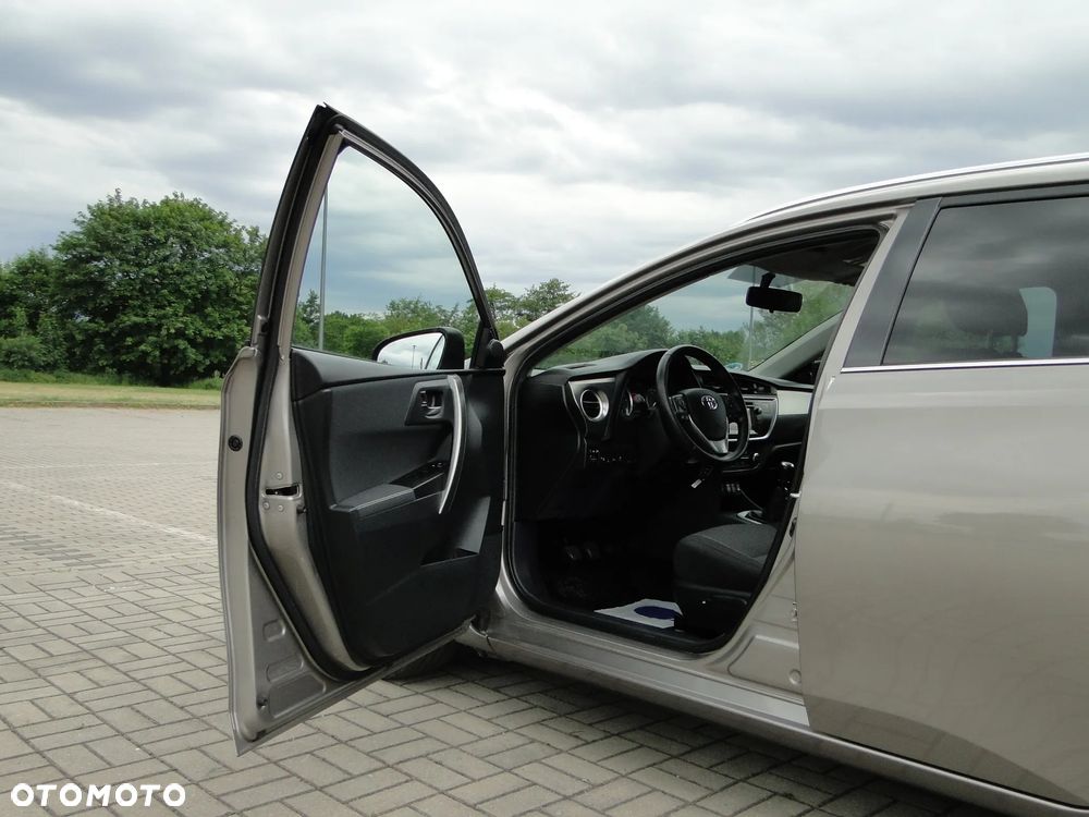 Toyota Auris 2.0 D-4D Prestige - 9