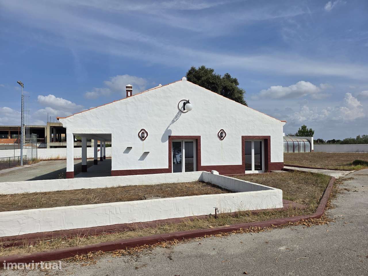 Moradia T4 + T3 Renovado Lote 5000m2 Tenis Piscina Jardim Palmela - Grande imagem: 4/54