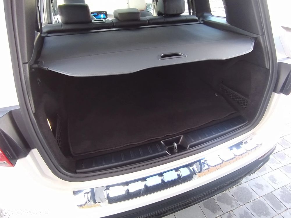 Mercedes-Benz GLB 250 4-Matic AMG Line 8G-DCT - 22
