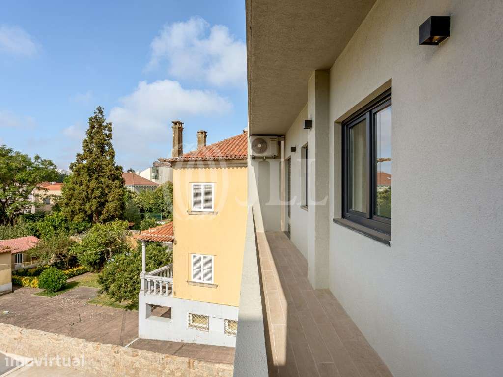 Apartamento T4 com varanda e garagem nas Antas Porto - Grande imagem: 3/48