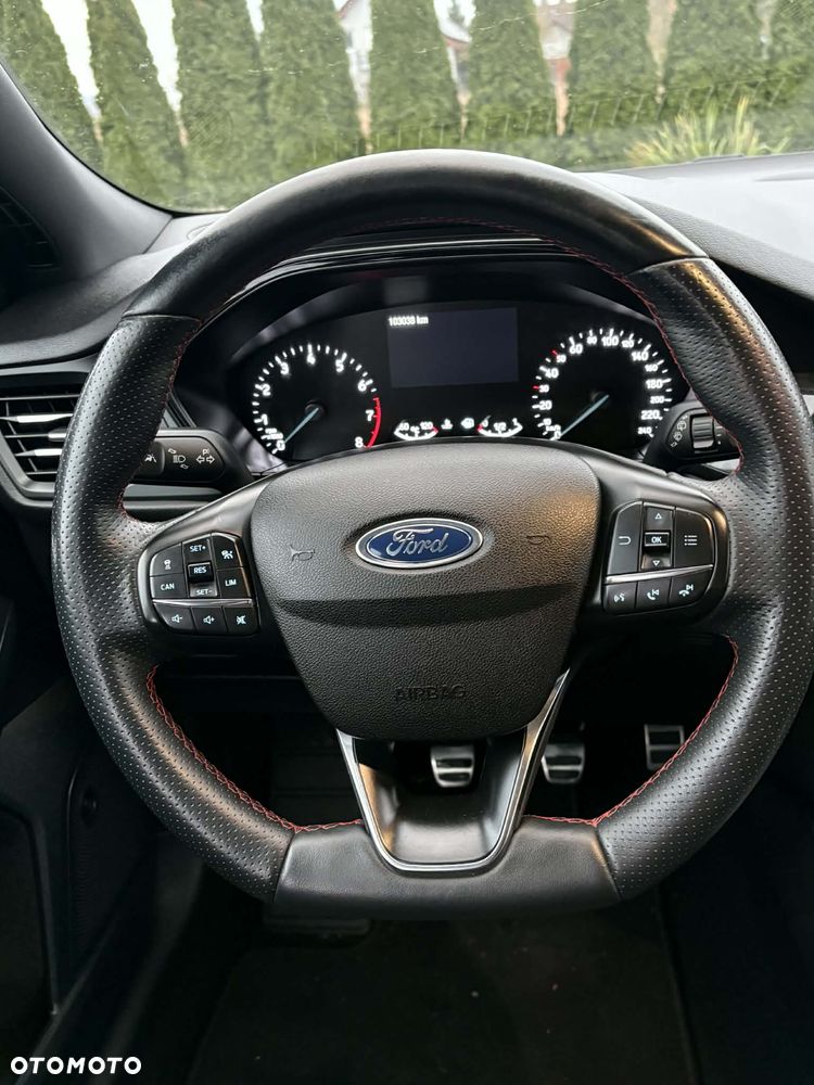 Ford Focus 1.5 EcoBoost ST-Line - 12