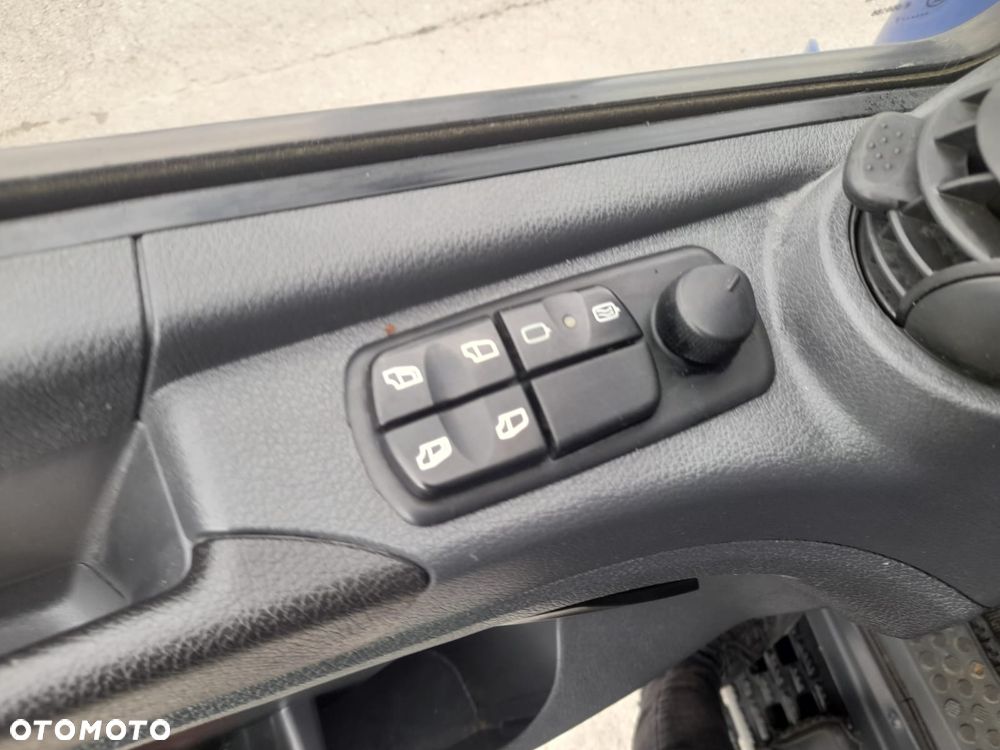 Mercedes-Benz Atego 1224 7.75m TOP1 STAN WINDA HAK z Niemiec tylko 320 000km UBRANIÓWKA czyściutki 6 cylindrów - 31