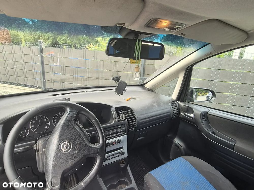 Opel Zafira 1.8 16V Comfort - 2
