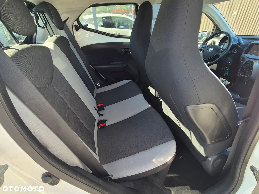 Toyota Aygo x-play Eco - 29