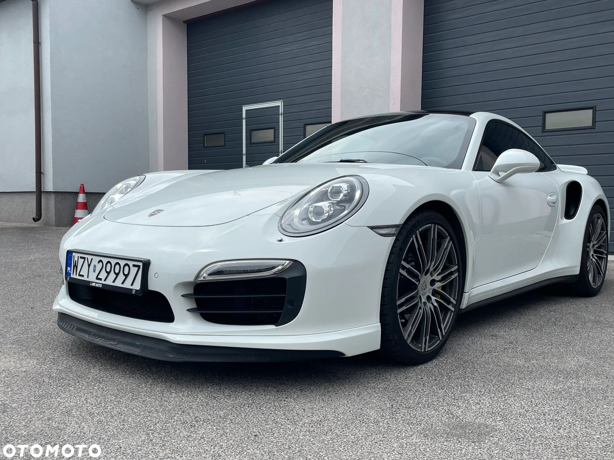Porsche 911 Turbo S - 1