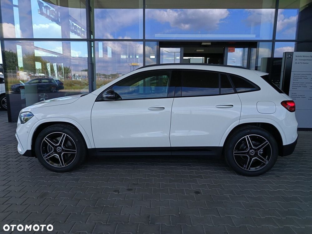 Mercedes-Benz GLA - 8