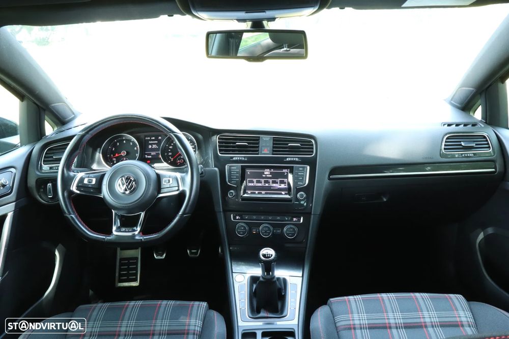 VW Golf 2.0 TSi GTi Performance - 14