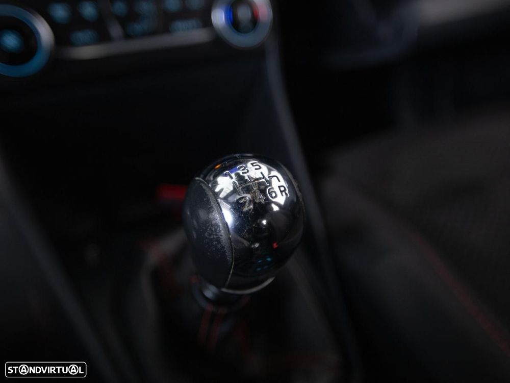 Ford Fiesta 1.0 EcoBoost MHEV Active - 17