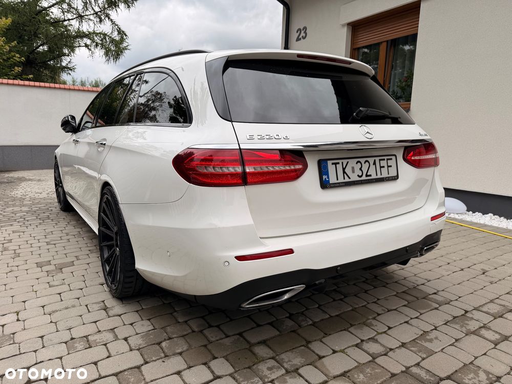 Mercedes-Benz Klasa E 220 d 4-Matic 9G-TRONIC - 11