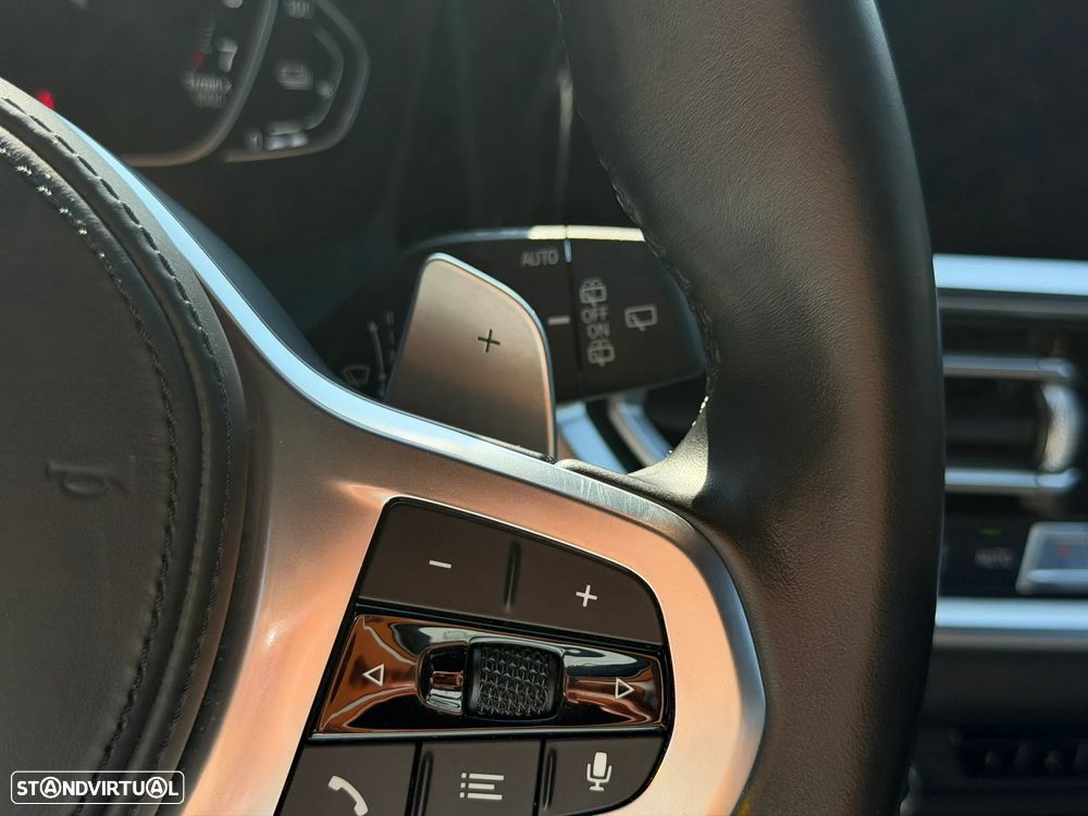 BMW 330 e Pack M Auto - 26
