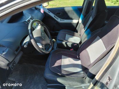 Toyota Yaris - 8