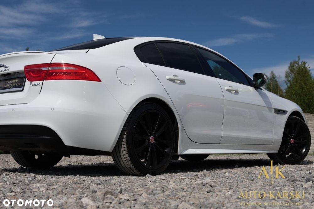 Jaguar XE - 15