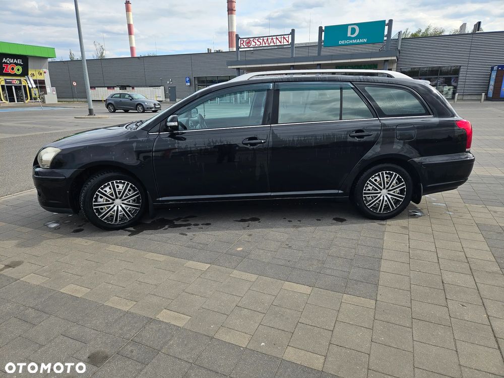 Toyota Avensis 2.0 D-4D Luna - 4