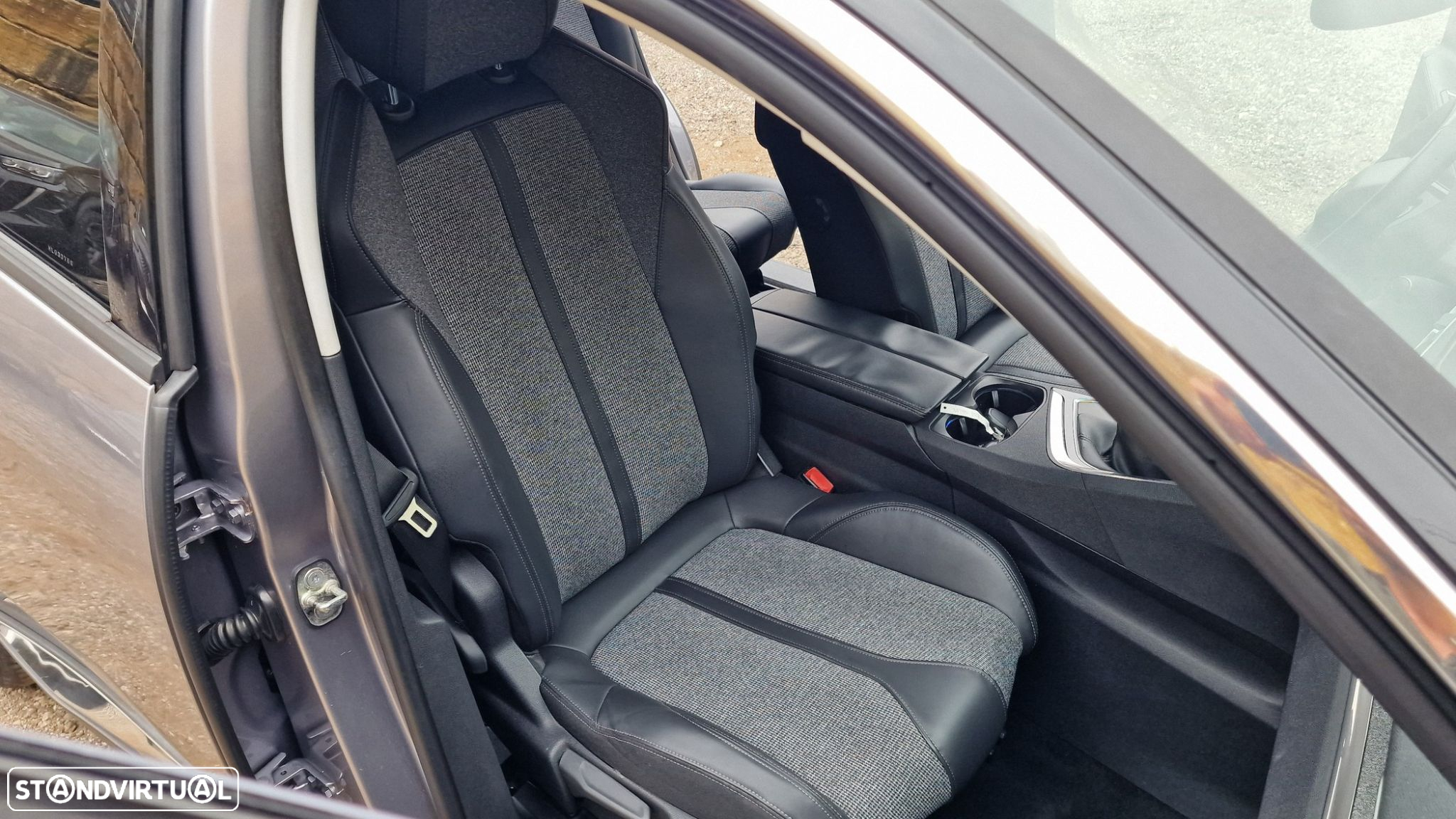 Peugeot 5008 1.6 BlueHDi Allure - 29