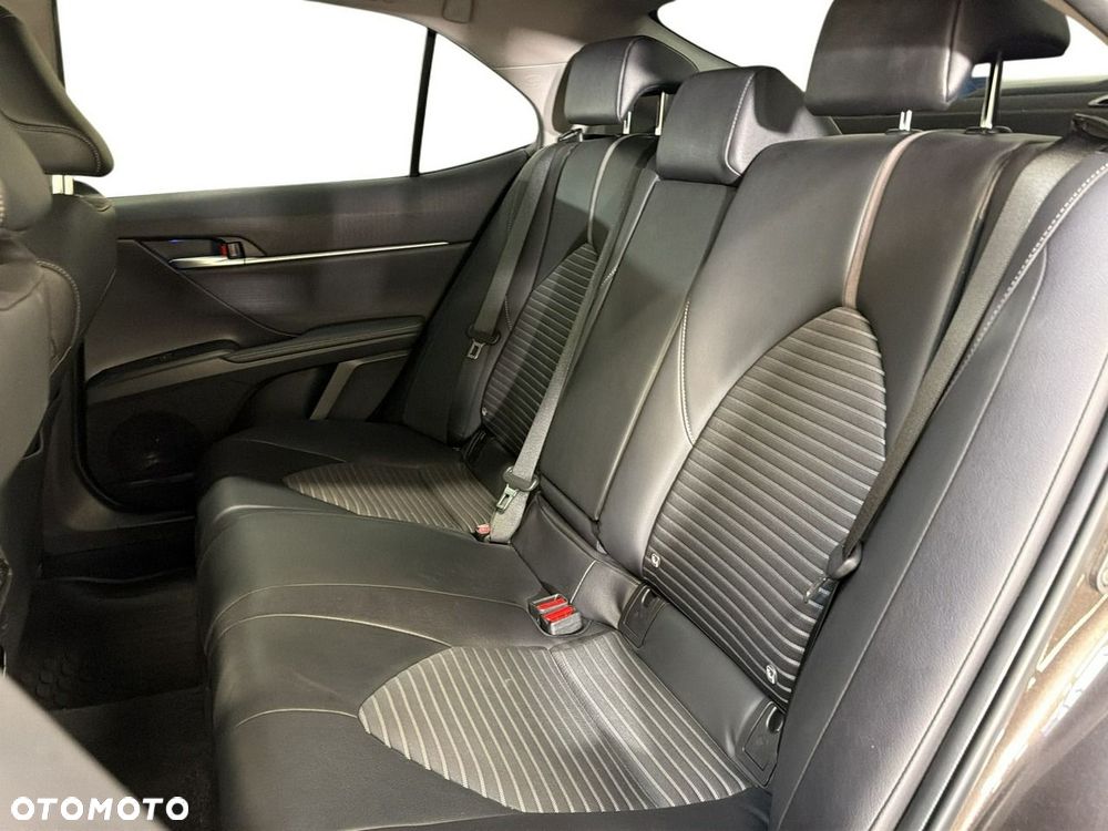 Toyota Camry - 10