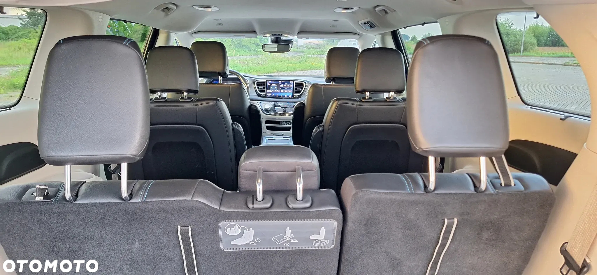 Chrysler Pacifica - 13