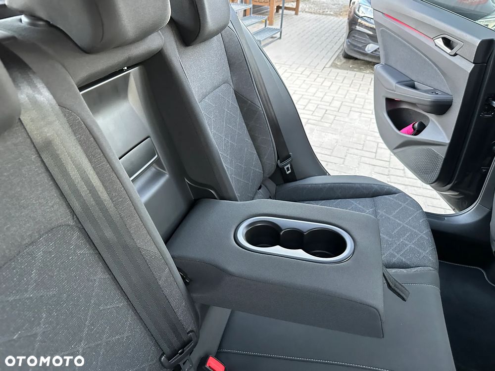 Volkswagen Golf - 27