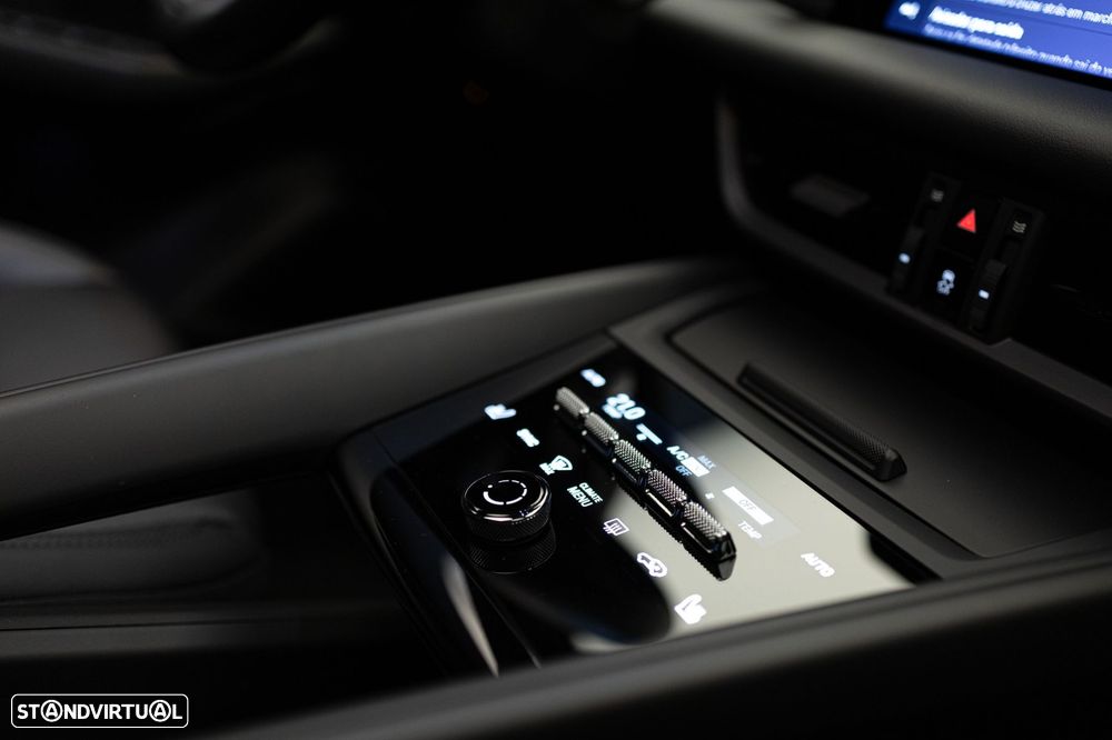 Porsche Macan Electric 4 - 45