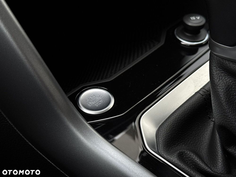 Volkswagen T-Roc - 30