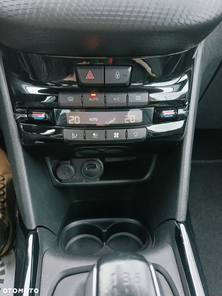 Peugeot 2008 PureTech 82 Signature - 22