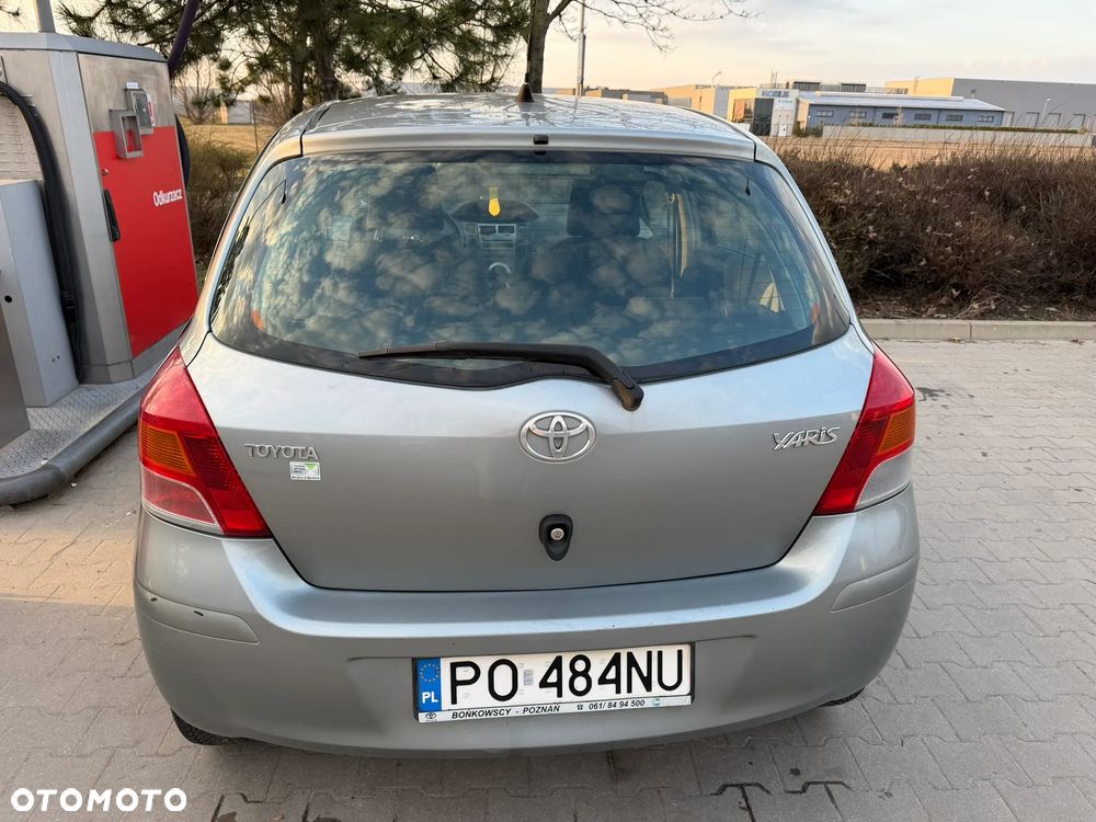 Toyota Yaris 1.0 Luna EU5 - 3