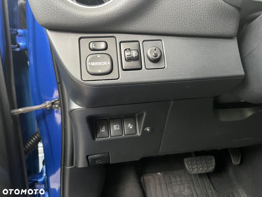 Toyota Yaris Hybrid 100 Premium EU6 - 13