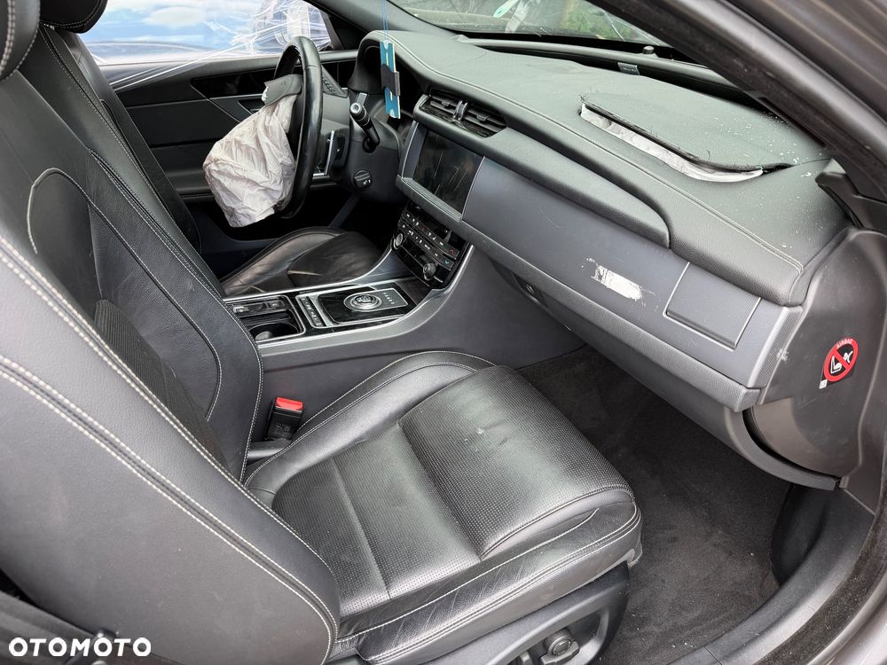 Jaguar XF 2.0 i4D Prestige - 5