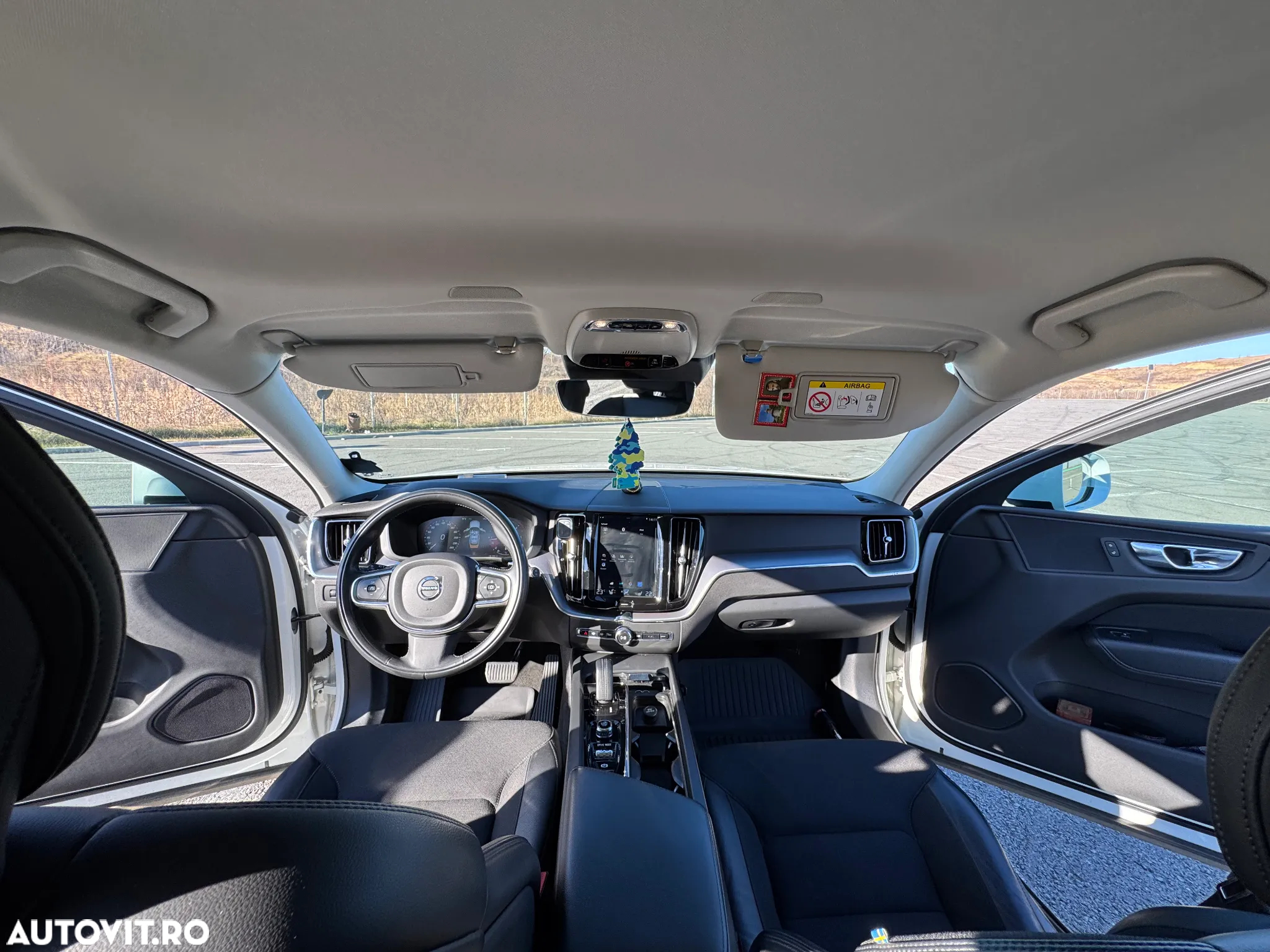 Volvo XC 60 B4 MHEV AWD Momentum - 11