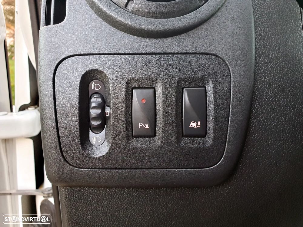 Renault Master III Fase II 2.3 dCi L2H3 3.5T - 15