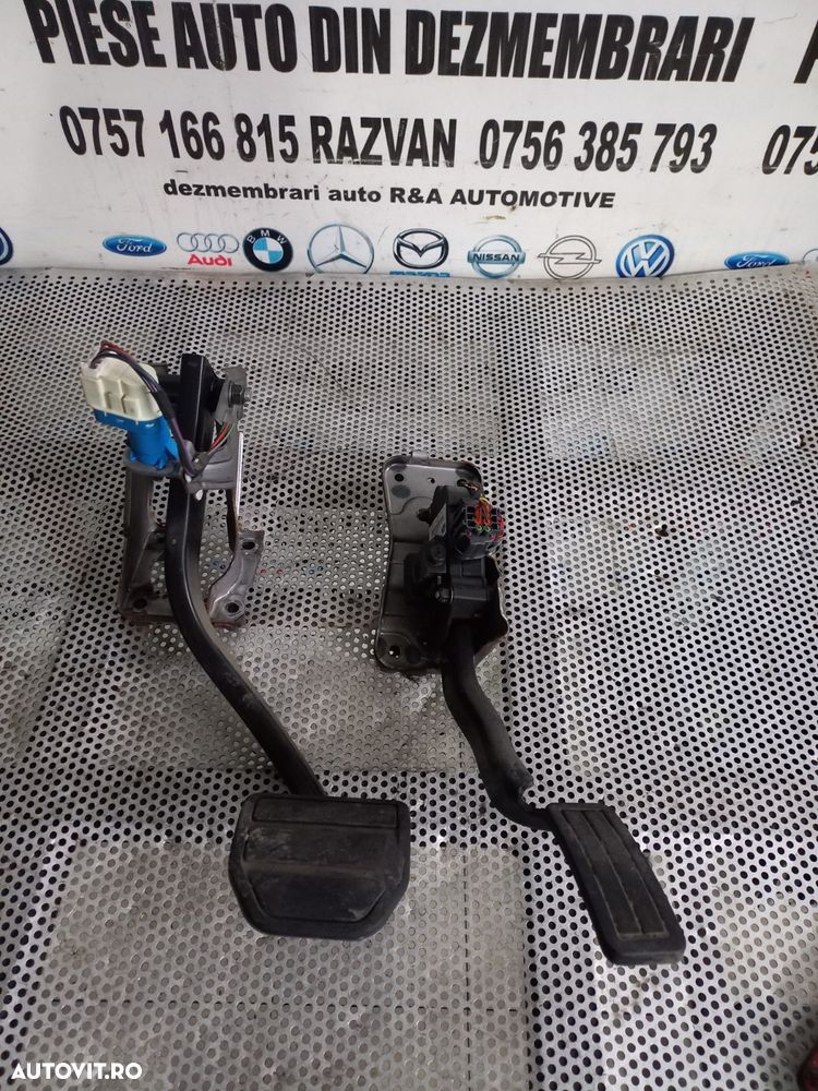 Pod Pedalier Pedala Frana Acceleratie Land Rover Range Rover Sport L320 Discovey 3/4 Volan Stanga Cutie Automata Dezmembrez Range Rover Sport L320 2.7 Tdv6 Motor 276DT - Dezmembrari Arad - 4