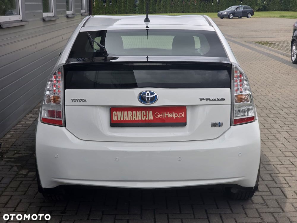 Toyota Prius (Hybrid) - 14
