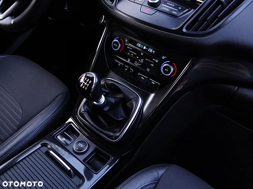 Ford Kuga 1.5 EcoBoost 2x4 Titanium - 31