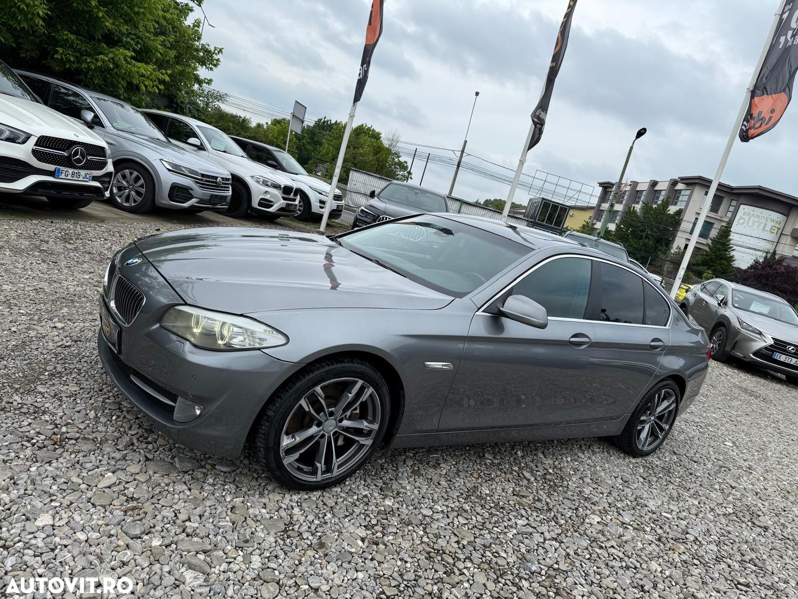 BMW Seria 5 530d xDrive Aut. - 38