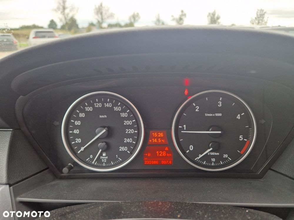 BMW Seria 5 520d Touring Edition Sport - 12