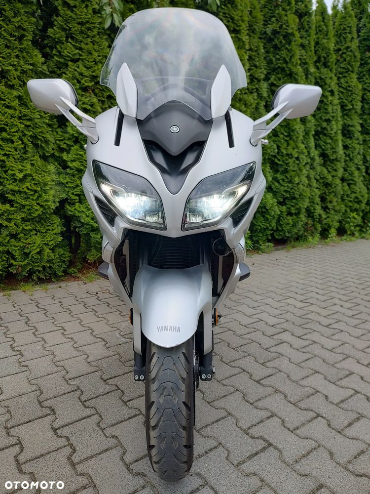 Yamaha FJR - 12